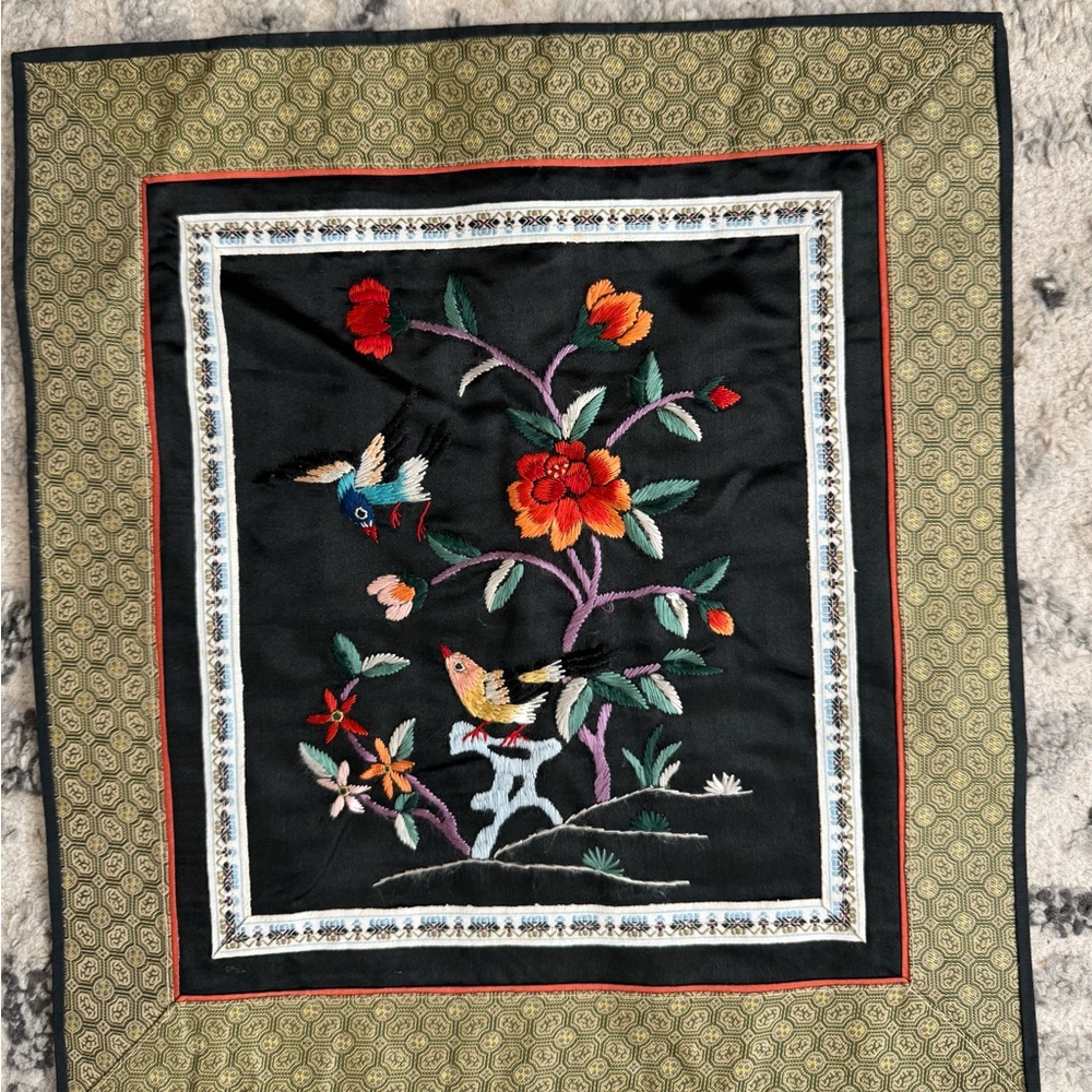 8- Chinese silk embroidered floral and birds panels ( all different stitching) - Picture 8 of 12